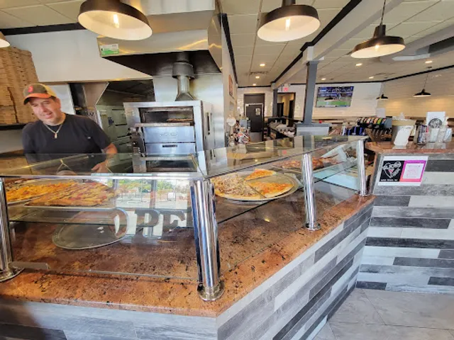 Family Tavola Pizza & Restaurant