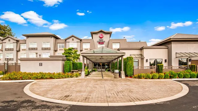 Best Western Plus Pitt Meadows Inn & Suites