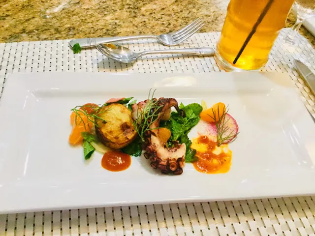 Leis Family Class Act