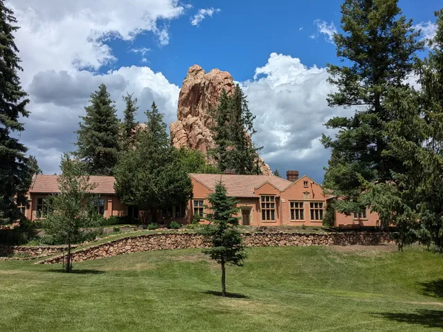 Glen Eyrie - Pink House