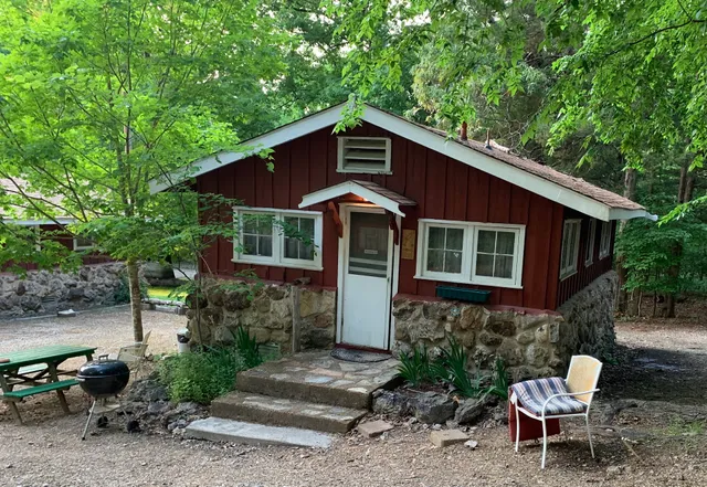 Rocky Hide-A-Way Cottages