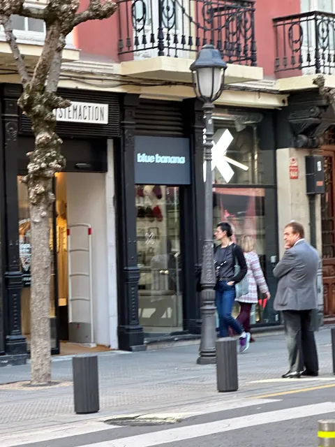 Blue Banana Brand - Bilbao