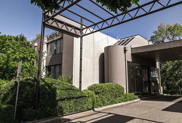 Melbourne Kew Central Apartment Hotel