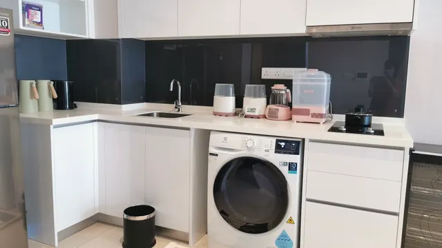 Guoyi Tang Confinement Center