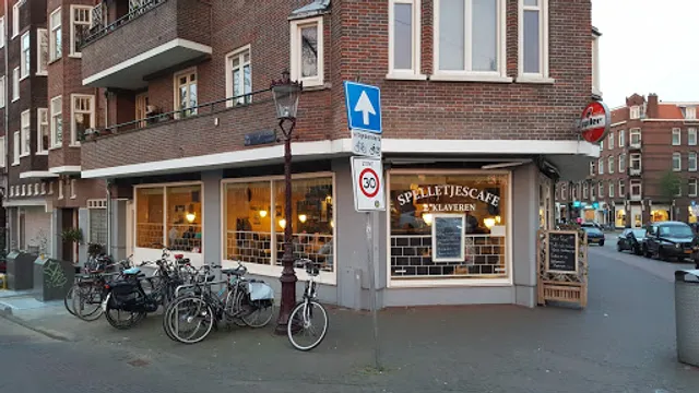 Tabletop game cafe "2 Klaveren"