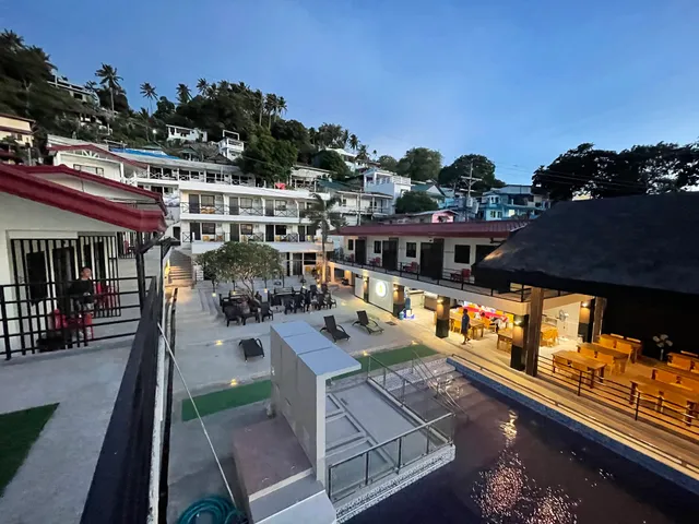 Paradise Dive Resort