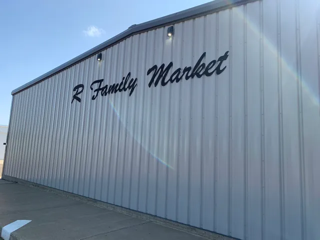 R Family Market & Floral