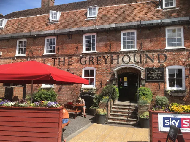 The Greyhound - Rock Pub