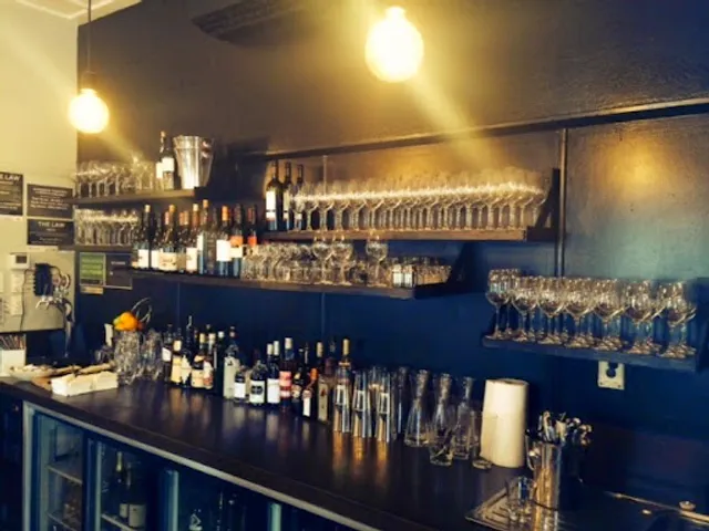 The Collins Cafe And Bar