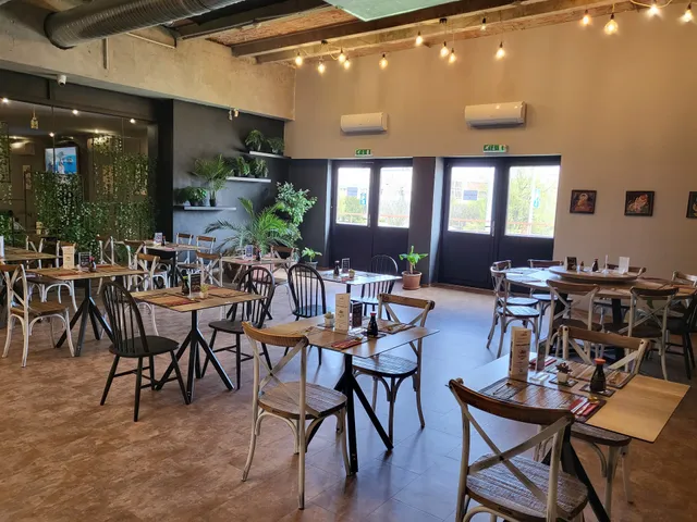 MyThai Asian Restaurant and Sushi Bar