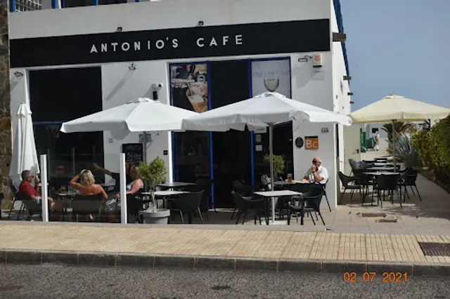 Antonio's bar