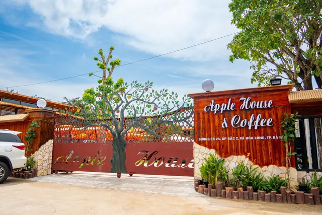 Apple House & Coffee