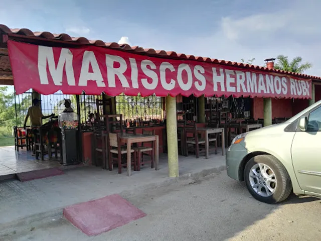 Hermanos Rubi (Mariscos Y Carnes)