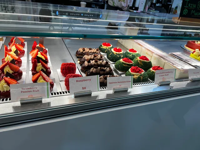 Mister Croissant Bakery & Cafe