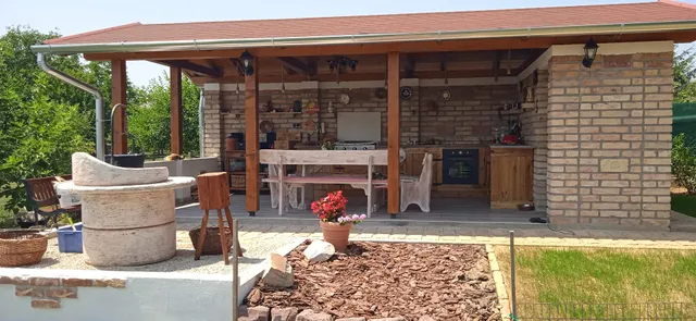 Gyöngyvirág Apartman