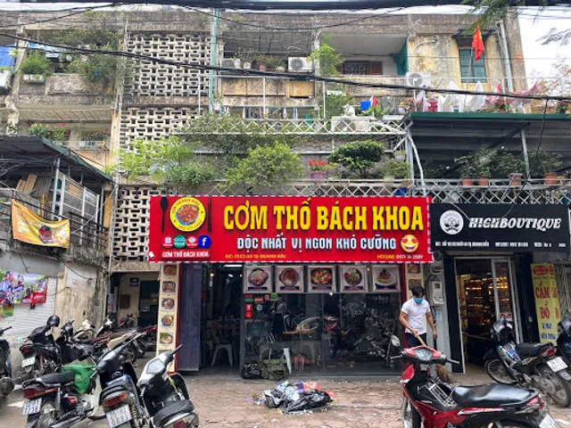Cơm thố Bách Khoa