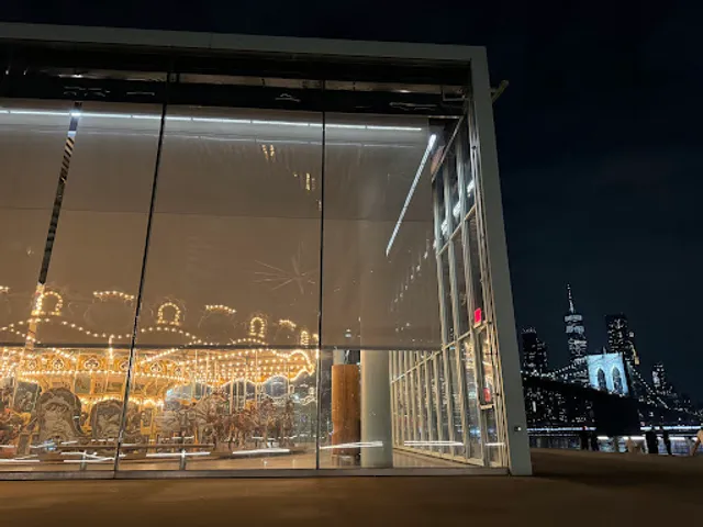 Brooklyn and Manhattan Bridges Lookout