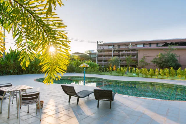 โรงแรมไฮโซเพลส Hisoplace Hotel