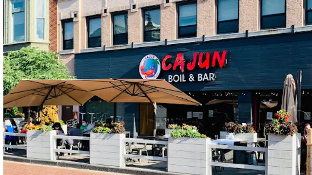 Cajun Boil & Bar - Oak Park