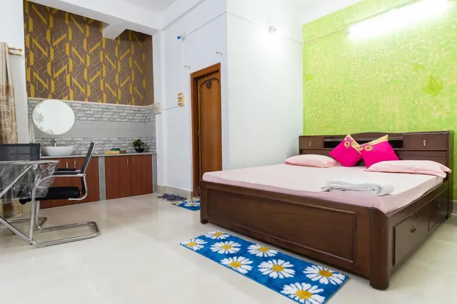 Trinayan Guest House