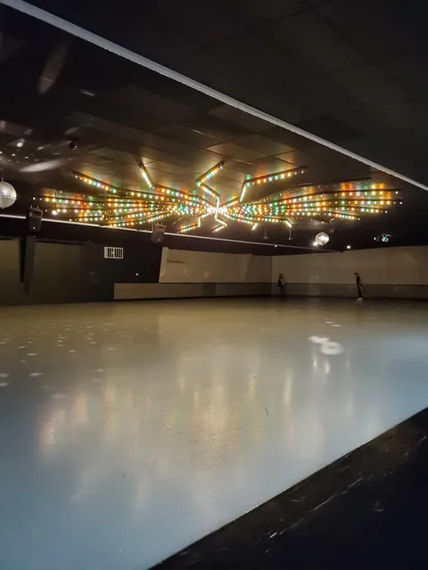 Playland Bowling & Skating Rink