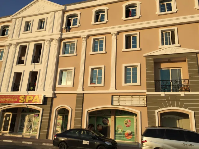 France Q04 INTERNATIONAL CITY