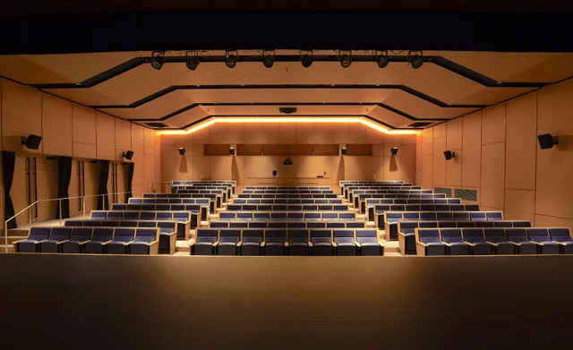 青海波 劇場波乗亭