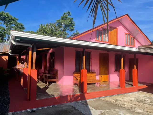 Fortuna Pink Hostel