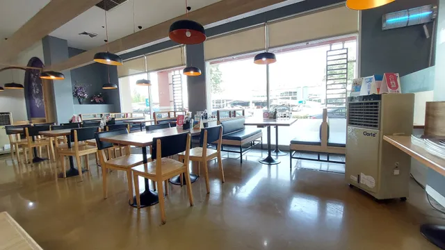 Mae Sri Ruen (HomePro Petchkasem)