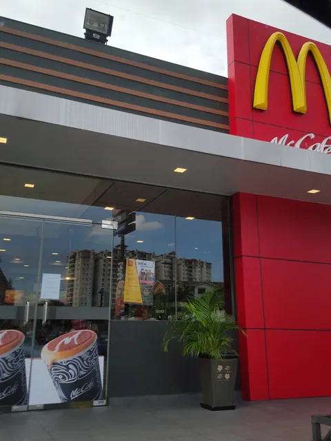 McDonald's Petronas Taman Dagang DT