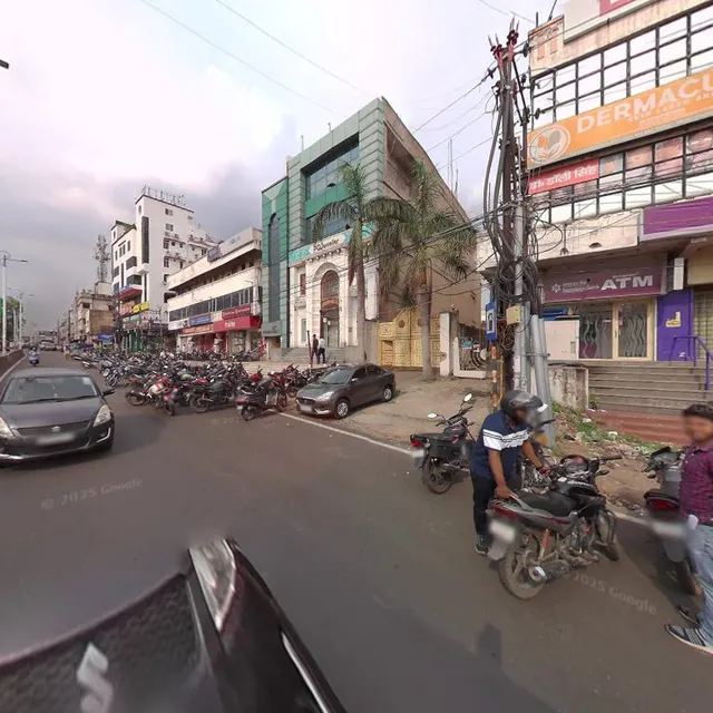 Super OYO Flagship Sofitel Hotel