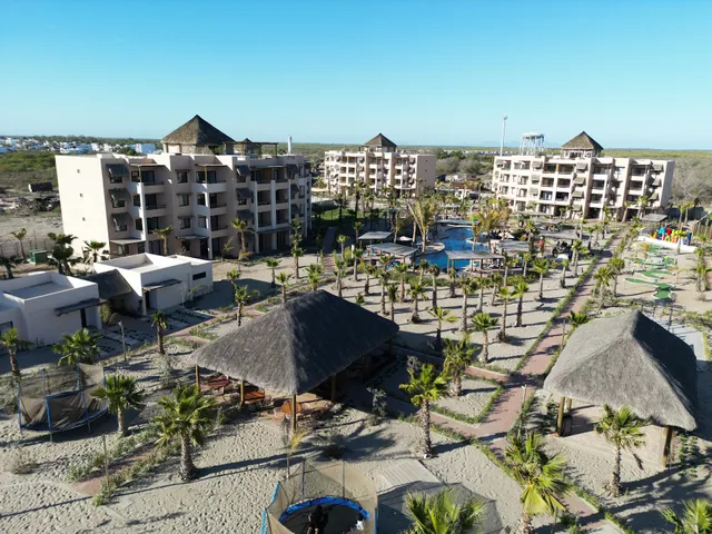 Punta Paraíso Isla Cortés