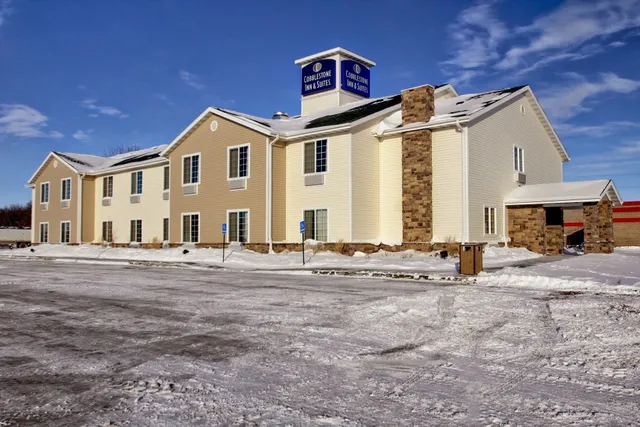 Cobblestone Inn & Suites - Carrington