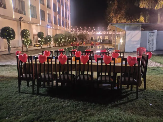 Saffron Restaurant & Cafe