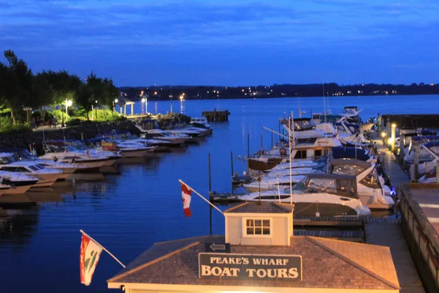 Peake's Wharf Boat Tours