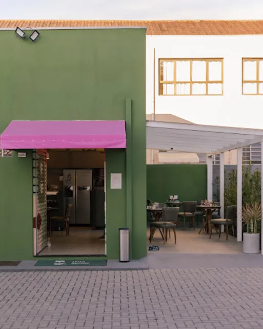 Leitê Quentê Café