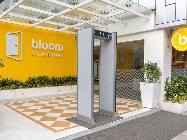 Bloom Hotel - SG Highway