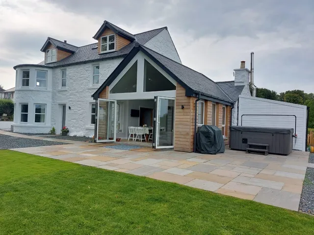 Midkelton Holiday Rental