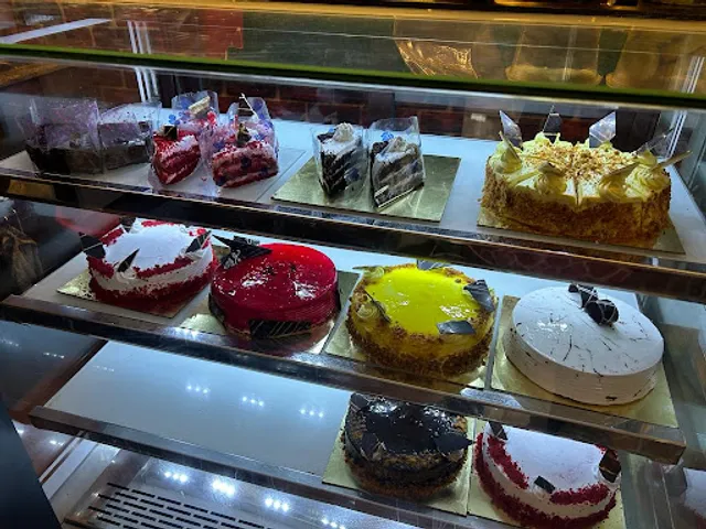 Cakeron Makeron | Bakery | Birthday Cakes in Chennai | Customized Cake | Wedding Cake | Party Orders