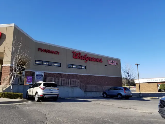 McCartneys Shopping Center