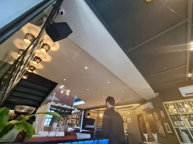 Roasters Coffee House & Grill