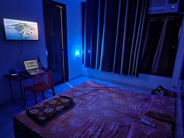 PG in Sector 56 on Golf Course Extension Road