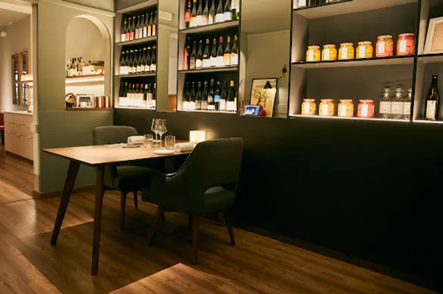 Olivos Comida y Vinos Restaurante