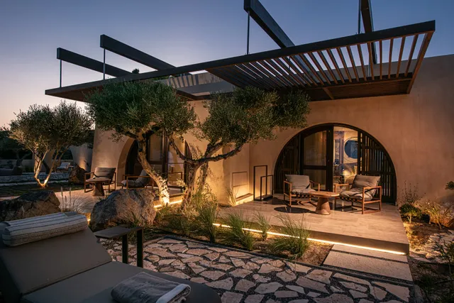 The Echo Of The Sea / beachfront luxury villa