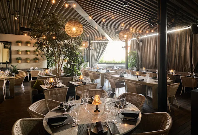 Hyde Sunset Kitchen + Cocktails