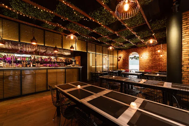 Padharo Indian Restaurant