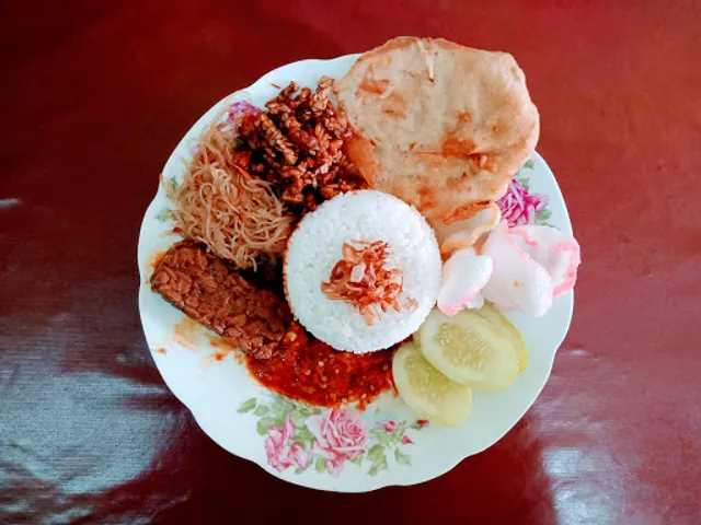 Nasi uduk betawi mpok yayan