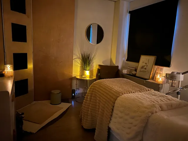 Radiant Glow Aesthetics