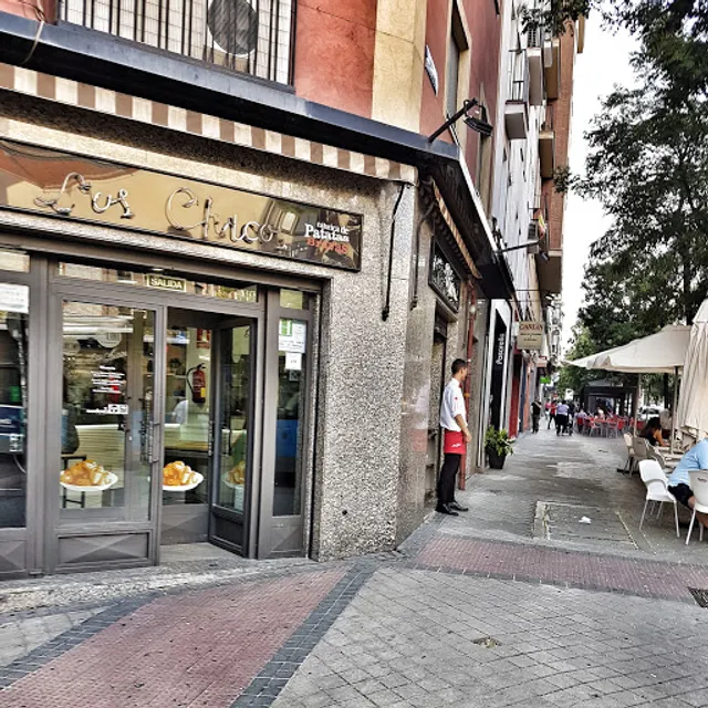 Los Chicos Fábrica de Patatas Bravas