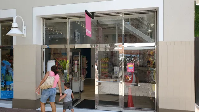 IT'SUGAR Bayside Marketplace Flagship